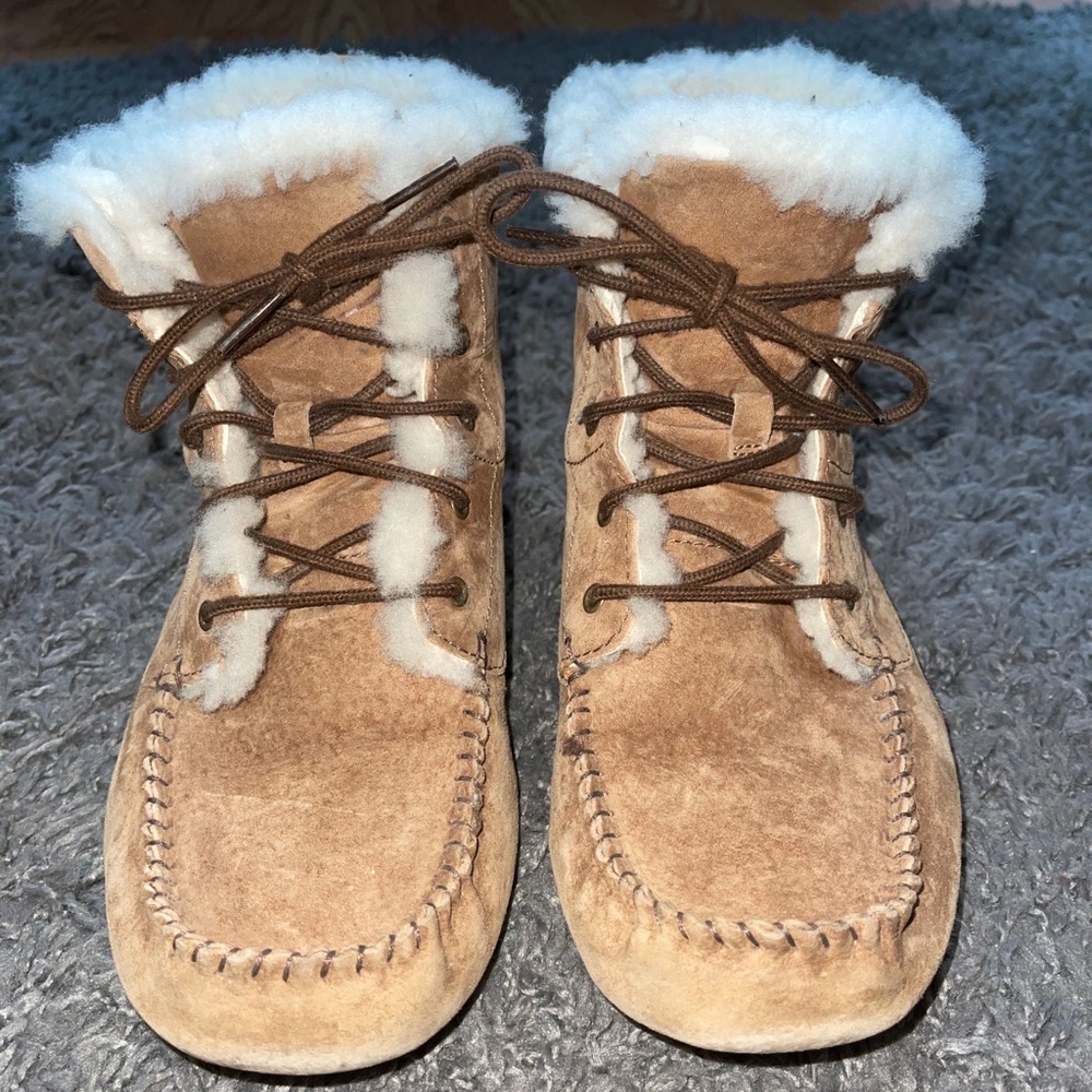Ugg chickarees